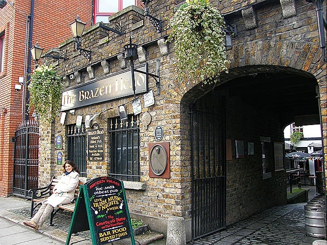 01 Dublin 43 - The Brazen Head, o pub mais antigo da Irlanda