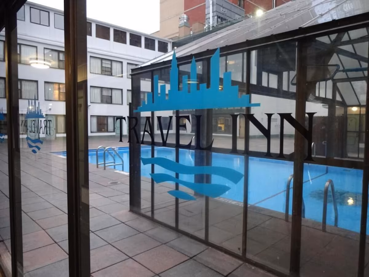 piscina do Travel Inn em Nova York