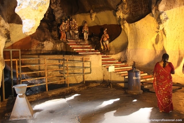 o que visitar em Kuala Lumpur - Como chegar até Batu Caves na Malásia