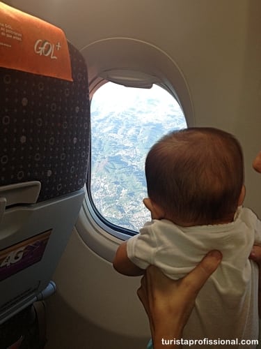 avião com bebê
