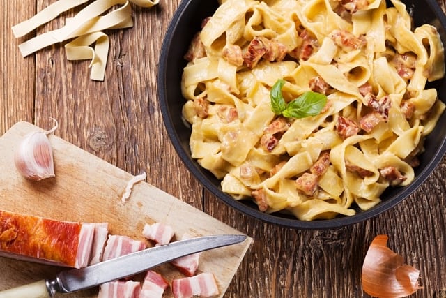 pasta carbonara - Comidas típicas da Itália: onde comer as originais