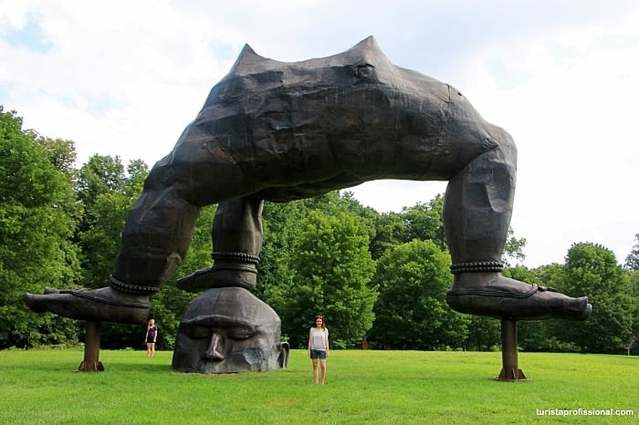 esculturas monumentais - Storm King Art Center, o Inhotim americano (Bate e volta de Nova York)