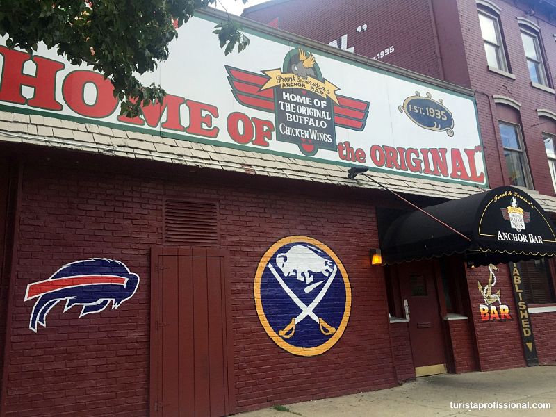 Buffalo Wings original - The Anchor Bar: restaurante onde foi criado o prato Buffalo Wing's