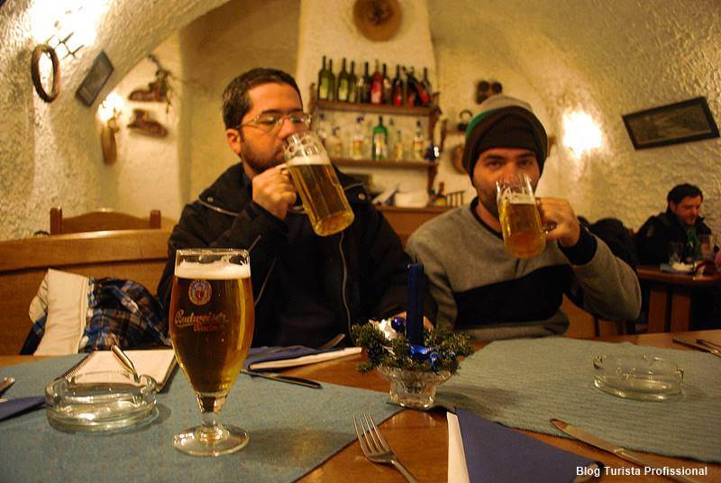 cerveja tcheca - Cidade de Praga: Guia completo de viagem pra capital da República Tcheca