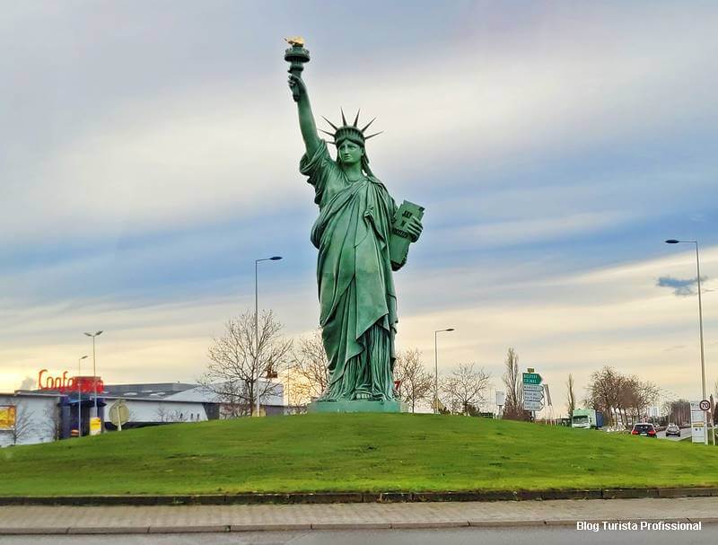 quem fez a estatua da Liberdade