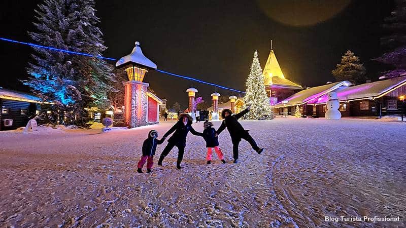 A Família Turista Profissional na Aldeia do Papai Noel