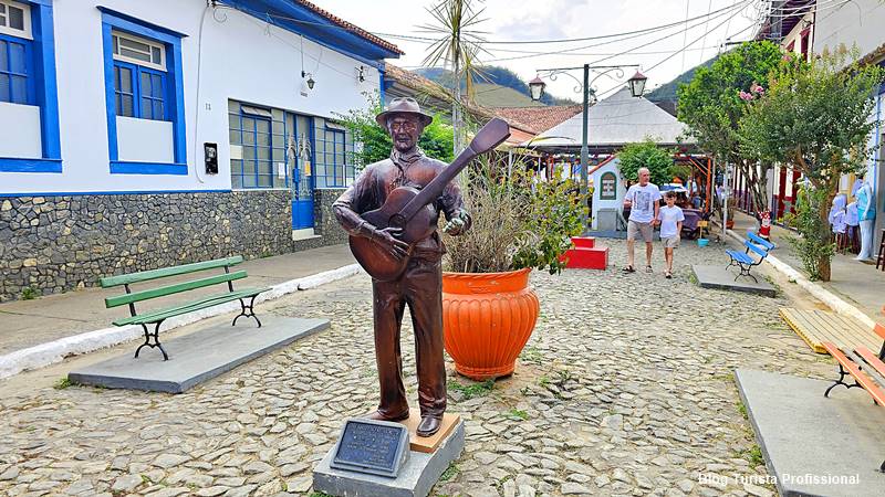 estátua do seresteiro