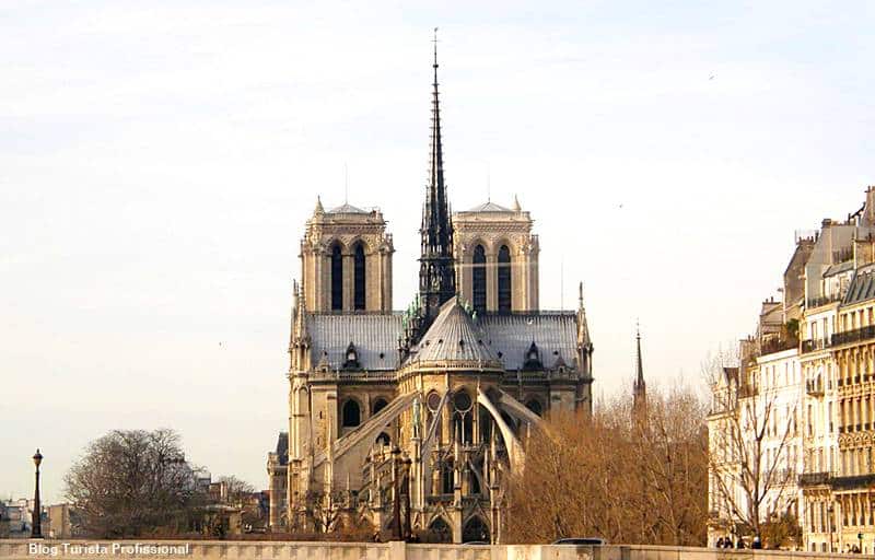 fogo na notre dame