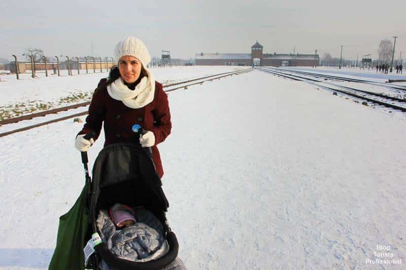 turista profissional em auschwitz