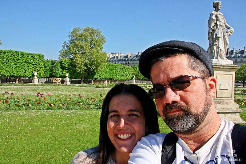 Estátuas clássicas no Jardin des Tuileries em Paris