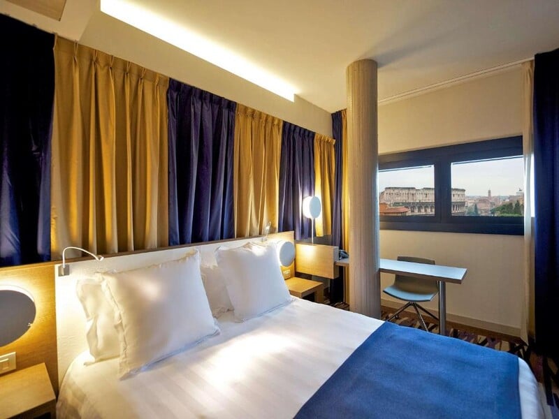 Quarto com vista para o Coliseu no hotel Mercure em Roma