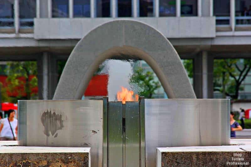 monumento aos mortos pela bomba atômica