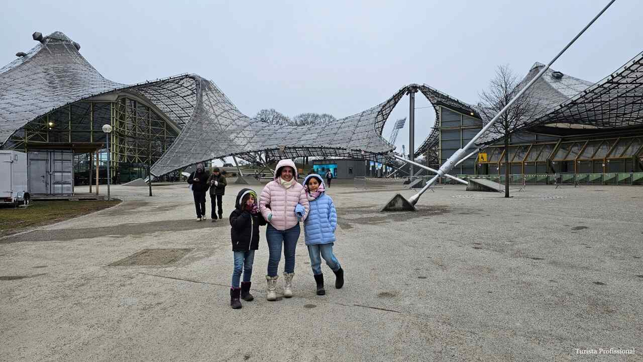 Olympiapark em Munique, área de lazer e esportes, arquitetura moderna