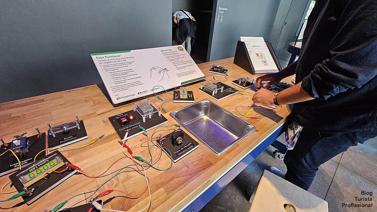material de robótica para mexer livremente no Sesi Lab